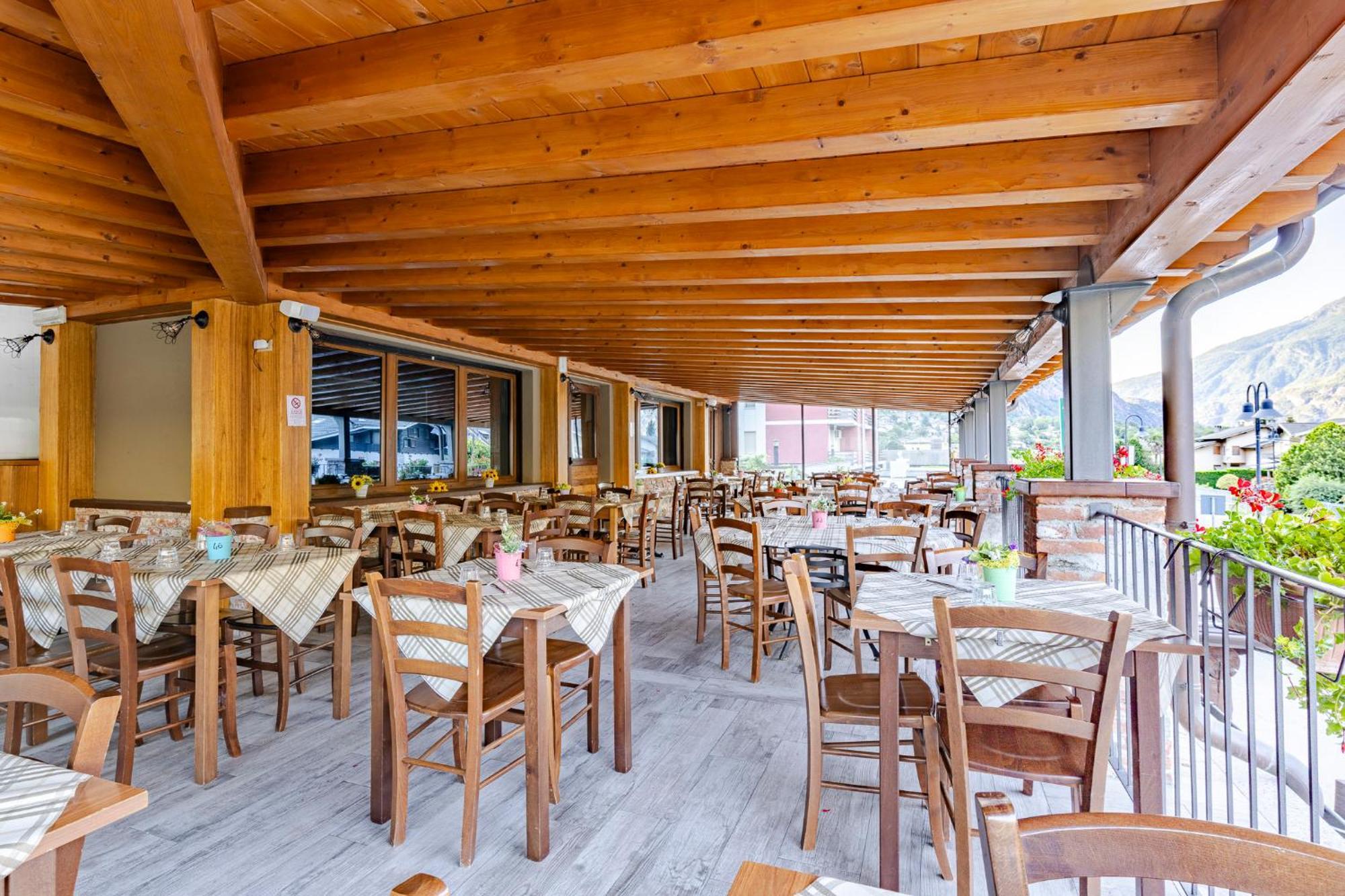 Hotel&Restaurant Armanac De Toubie Arnad Exteriör bild